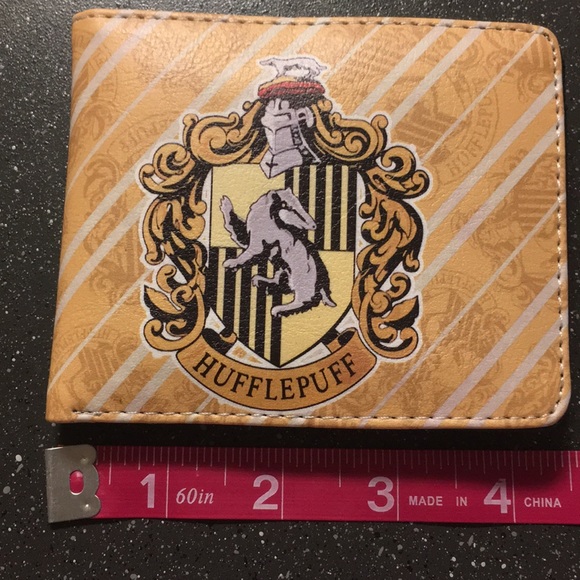 Warner Bros. Handbags - Harry Potter Bioworld Hufflepuff Wallet NWOT